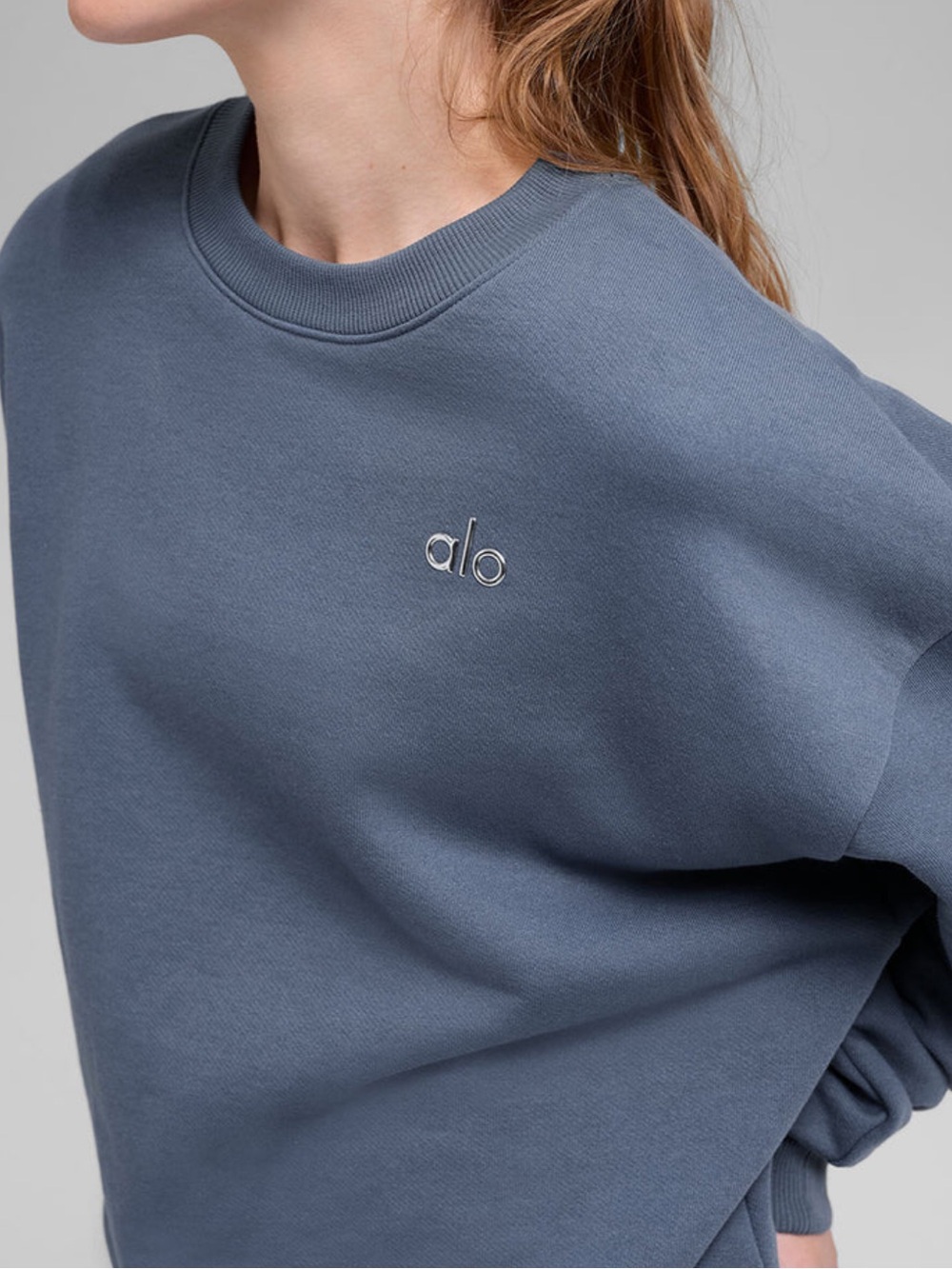 Alo Accolade Crewneck Bluestone Medium NWT - Picture 2 of 8